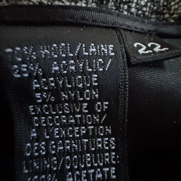 Dana Buchman Gray and Black A-Line Skirt - Picture 6 of 6